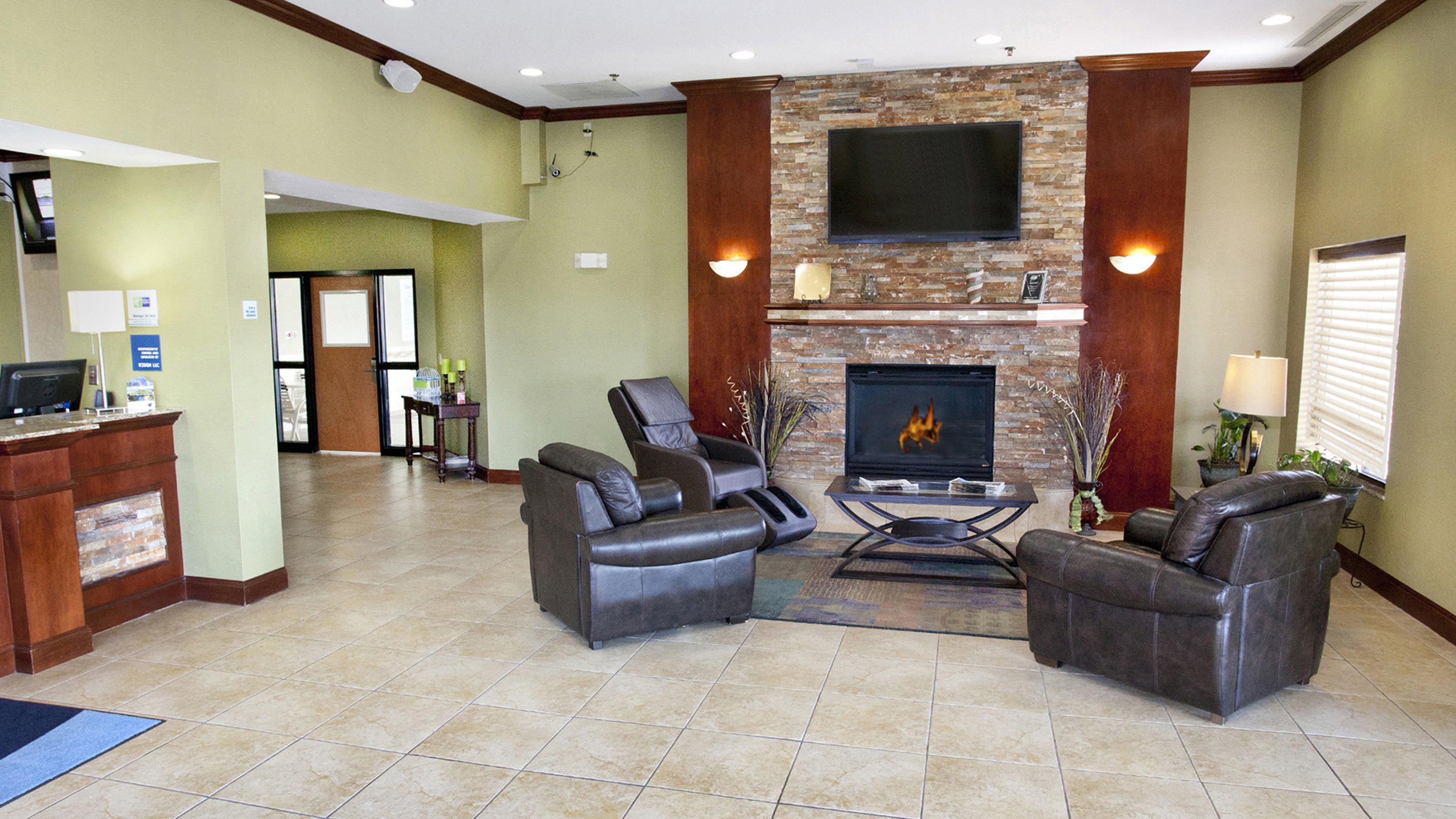 Holiday Inn Express Jamestown By Ihg Dış mekan fotoğraf