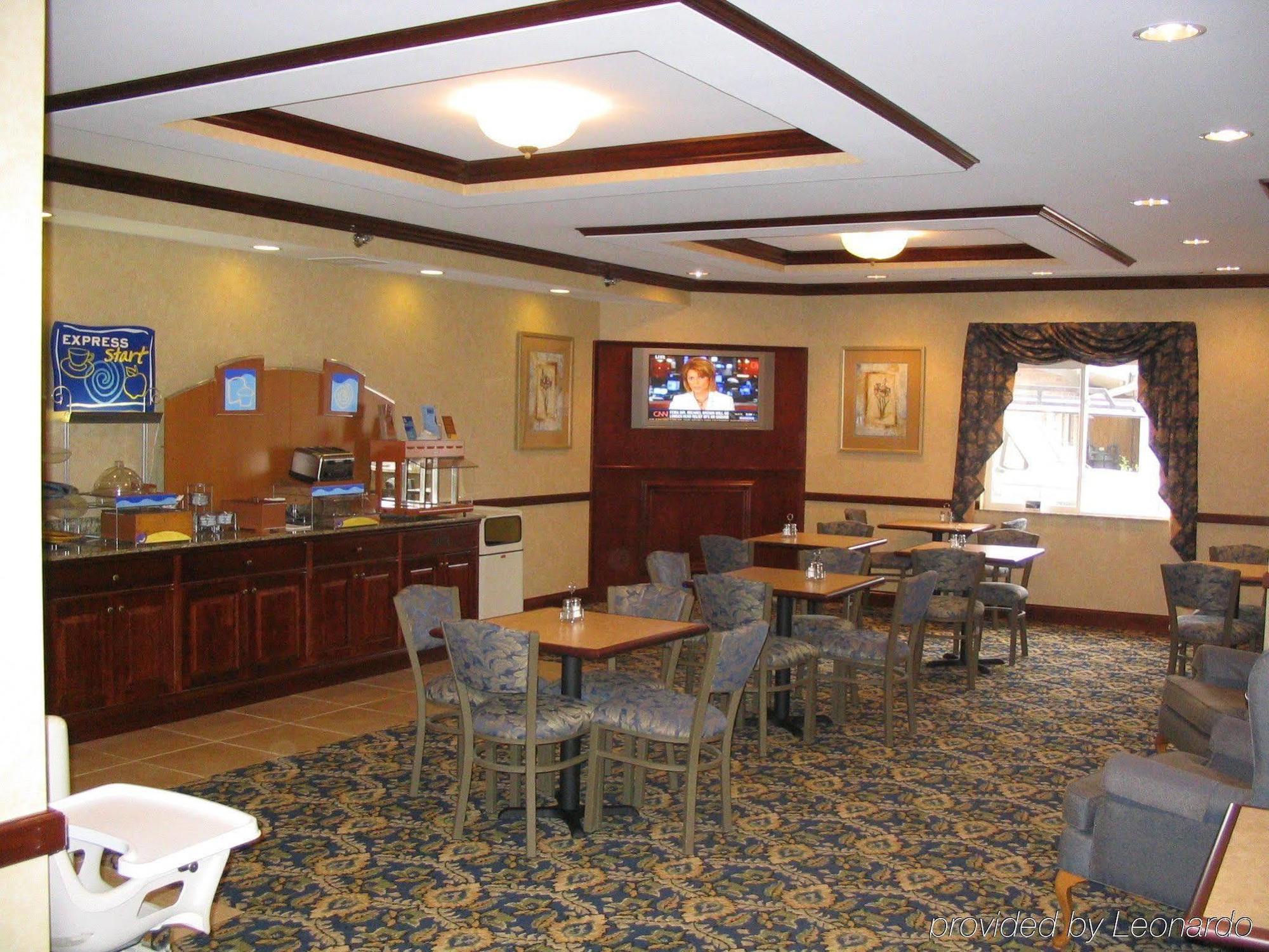 Holiday Inn Express Jamestown By Ihg Restoran fotoğraf